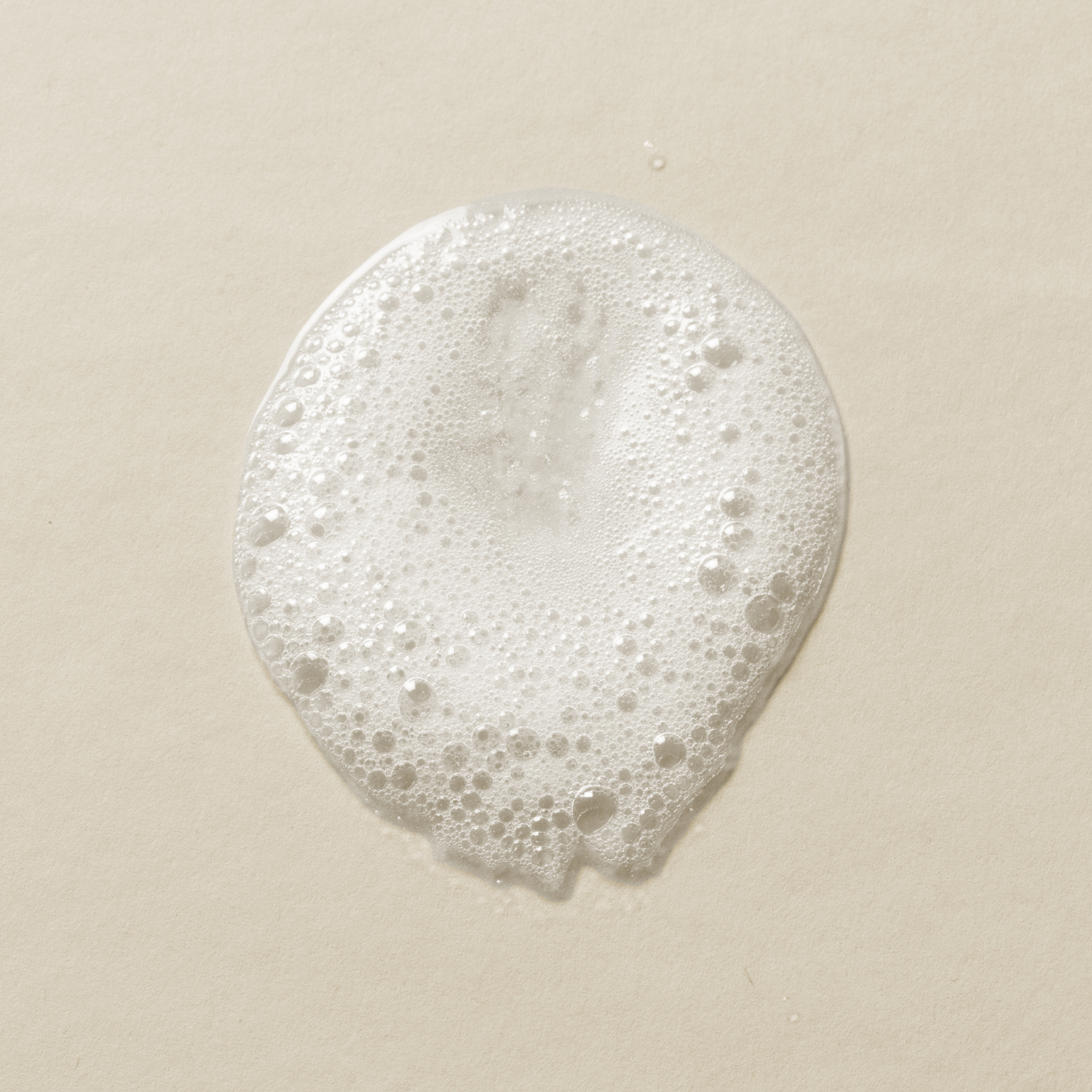Close-up of CZE Hair Silk Wash lather – gentle, foaming texture
